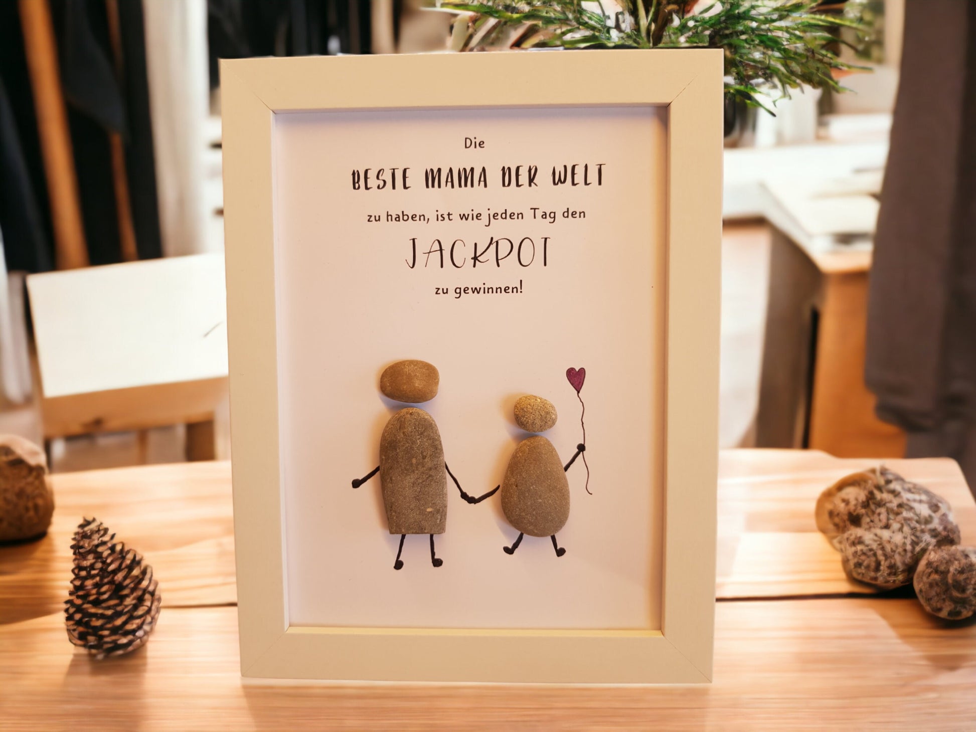 Die beste Mama der Welt zu haben, ist wie jeden Tag den Jackpot zu gewinnen. Geschenk für Mama im Bilderrahmen.