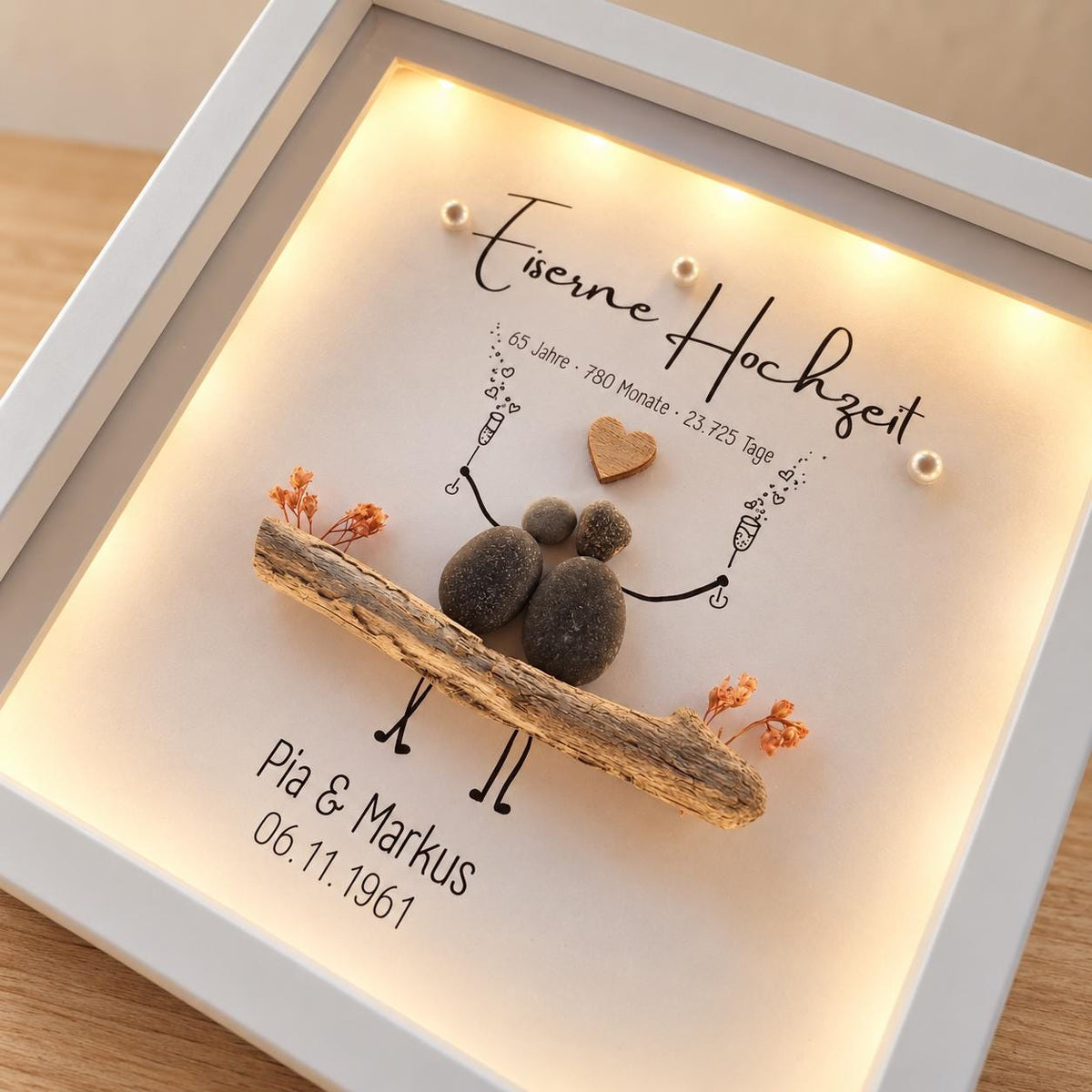 Eiserne Hochzeit Geschenk 65 Jahre | personalisiertes Steinbild zum 65. Hochzeitstag | Geschenk Ehepaar | optional mit Licht – Produktansicht 2