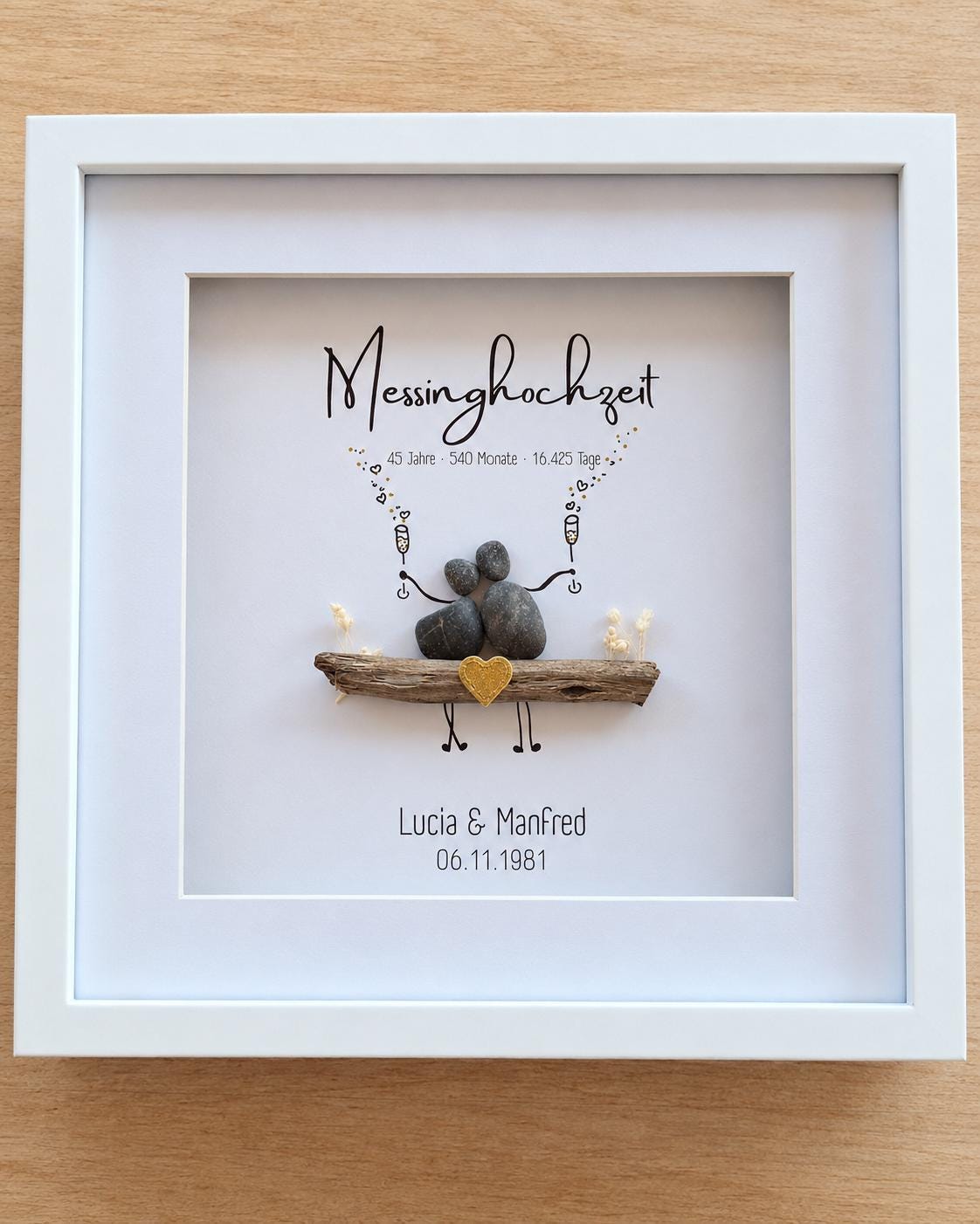 Süsses Messinghochzeit Geschenk zum 45. Hochzeitstag | Personalisierbares Steinbild mit Namen und Datum | Optional mit Licht / Beleuchtung – Produktansicht 4