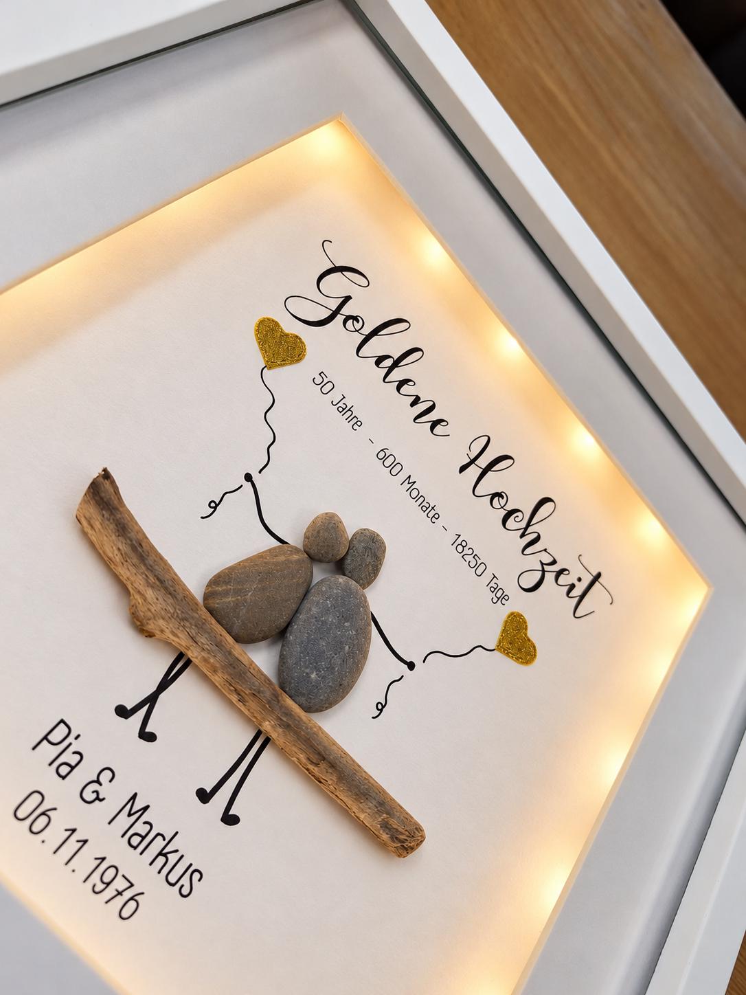 Steinbild zur Goldenen Hochzeit – Geschenk zum 50. Hochzeitstag mit Namen und Datum, optional mit Licht – Produktansicht 3