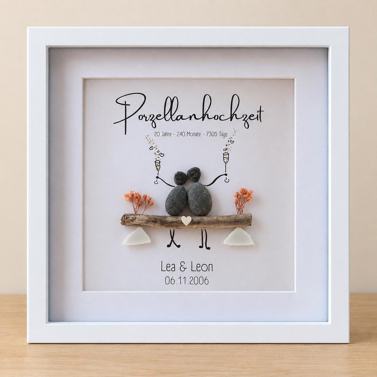 Steinbild zur Porzellanhochzeit / zum 20. Hochzeitstag / Jahrestag personalisierbar + optional mit Beleuchtung / Licht, mit echten Scherben – Produktansicht 5