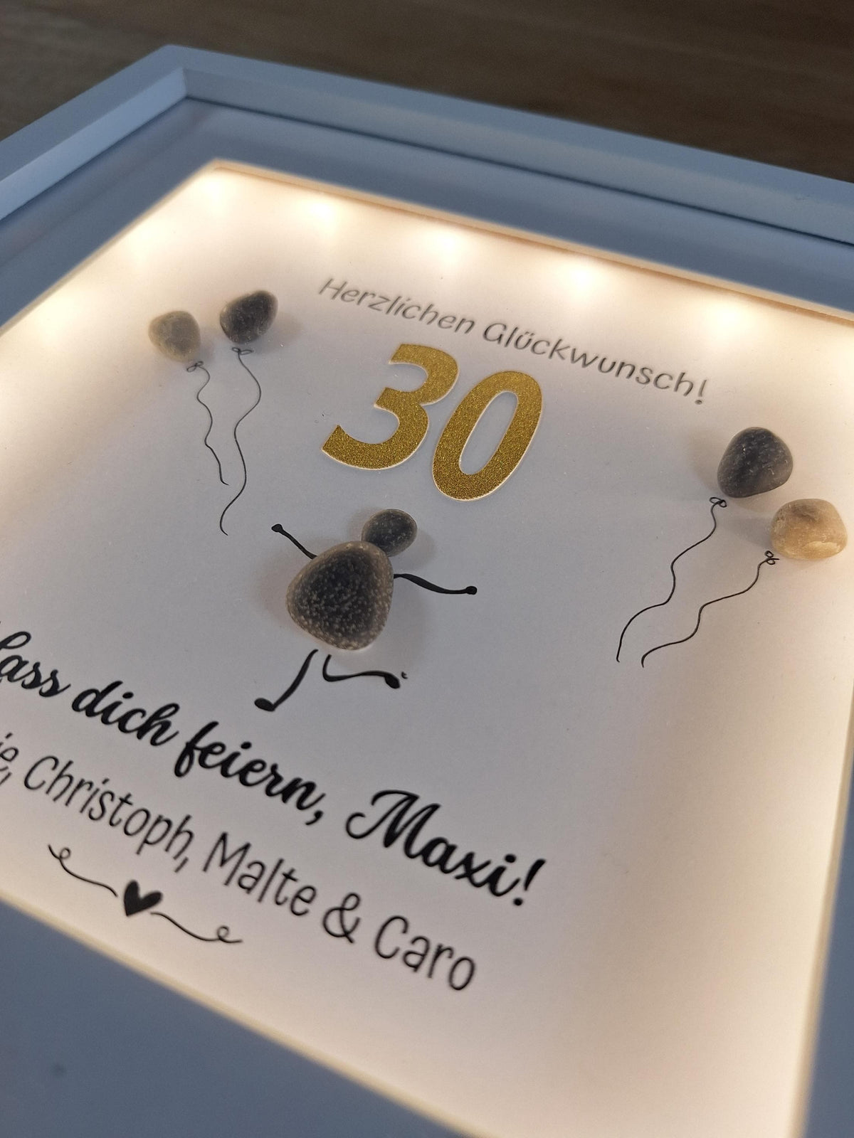 Steinbild zum 30. Geburtstag – personalisiertes Geschenk mit Wunschzahl, Namen und Ballonmotiv, optional mit Licht – Produktansicht 3